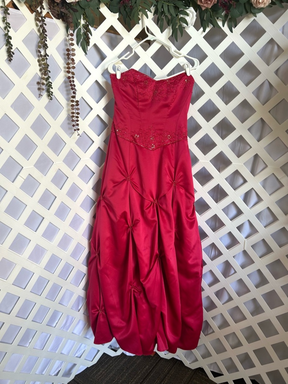 Blondie Nites Red Strapless Beaded Formal Gown Ruched Satin Dress Size 7
